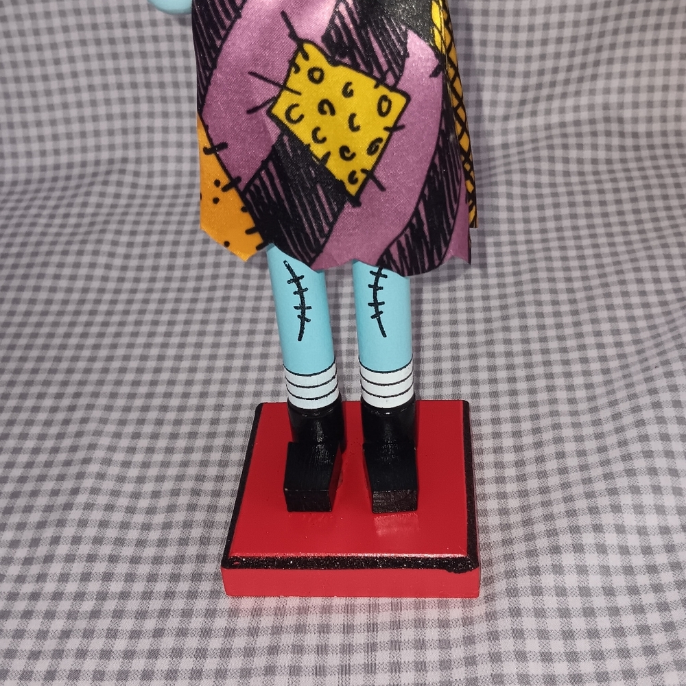 Disney Nightmare Before Christmas Sally Nutcracker Figurine Decor With Santa Hat - Picture 6 of 8